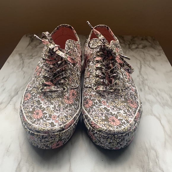 Vans, Womens size 9.0, Mens size 7.5 - Picture 2 of 4